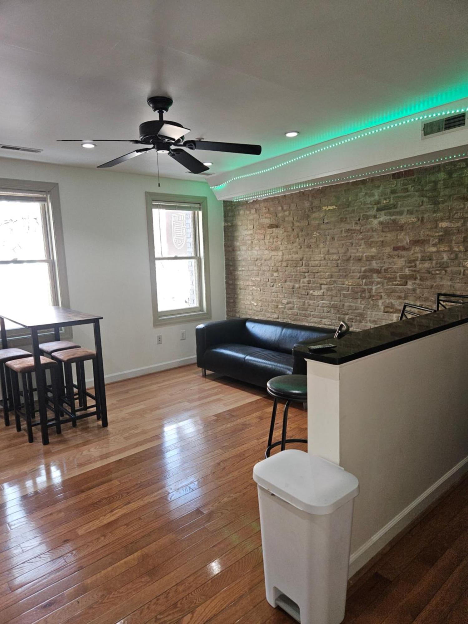 Dc Playhouse Bed And Breakfast Hotel ワシントン エクステリア 写真